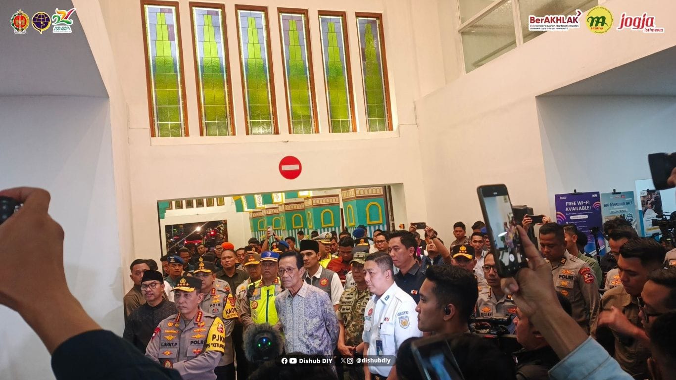 Kapolri Laksanakan Pengecekan Arus Mudik di Stasiun Tugu Yogyakarta