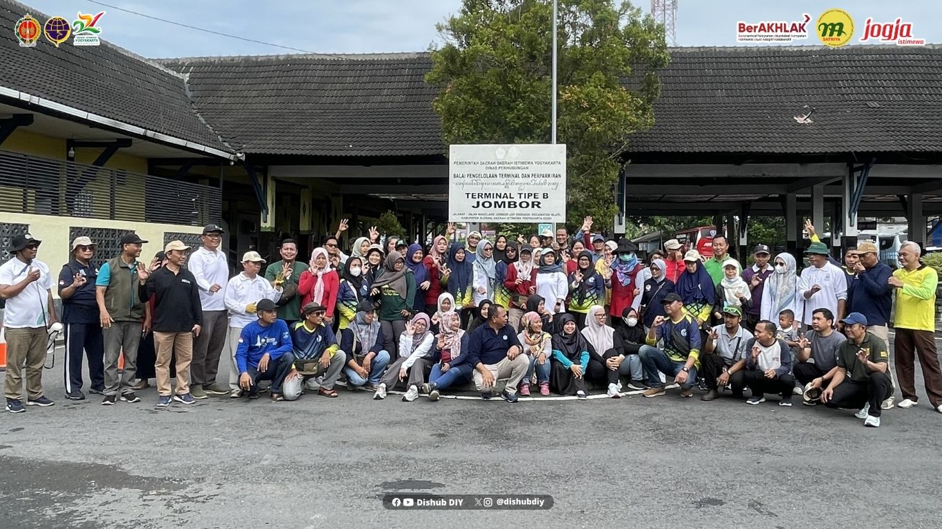 Kerja Bakti Bersama KLH RI, Terminal Tipe B Jombor Perkuat Komitmen Pengelolaan Sampah Berkelanjutan